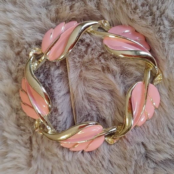💚Vintage Coro Pink Enamel Leaves Brooch - Picture 1 of 6